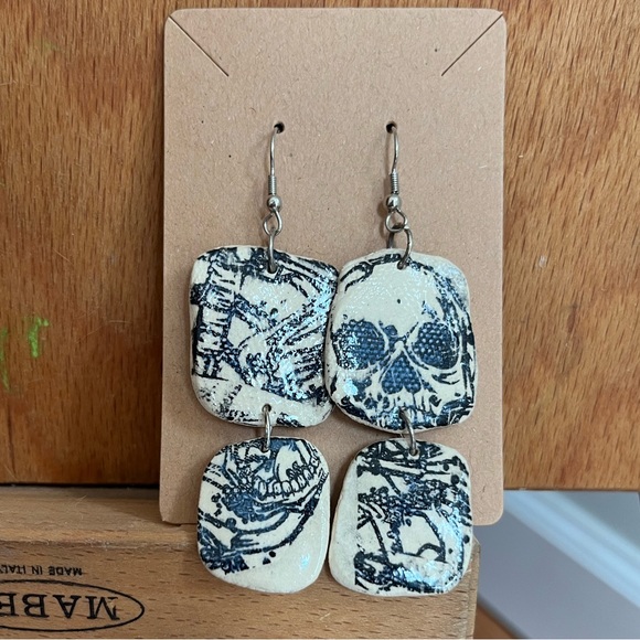 Handmade one-of-a-kind earrings -Skull & Bones
Wearable art! - Picture 3 of 3